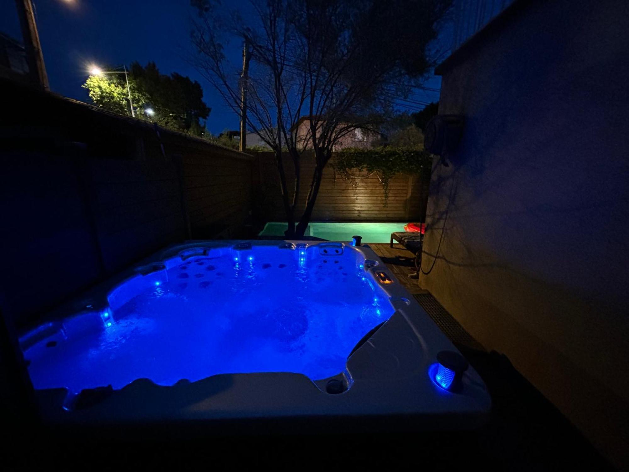 Maison Avec Piscine Et Jacuzzi Proche Des Plages Tolone Esterno foto