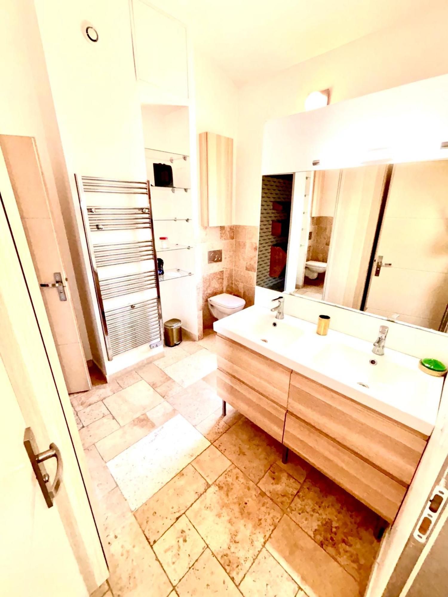 Maison Avec Piscine Et Jacuzzi Proche Des Plages Tolone Esterno foto